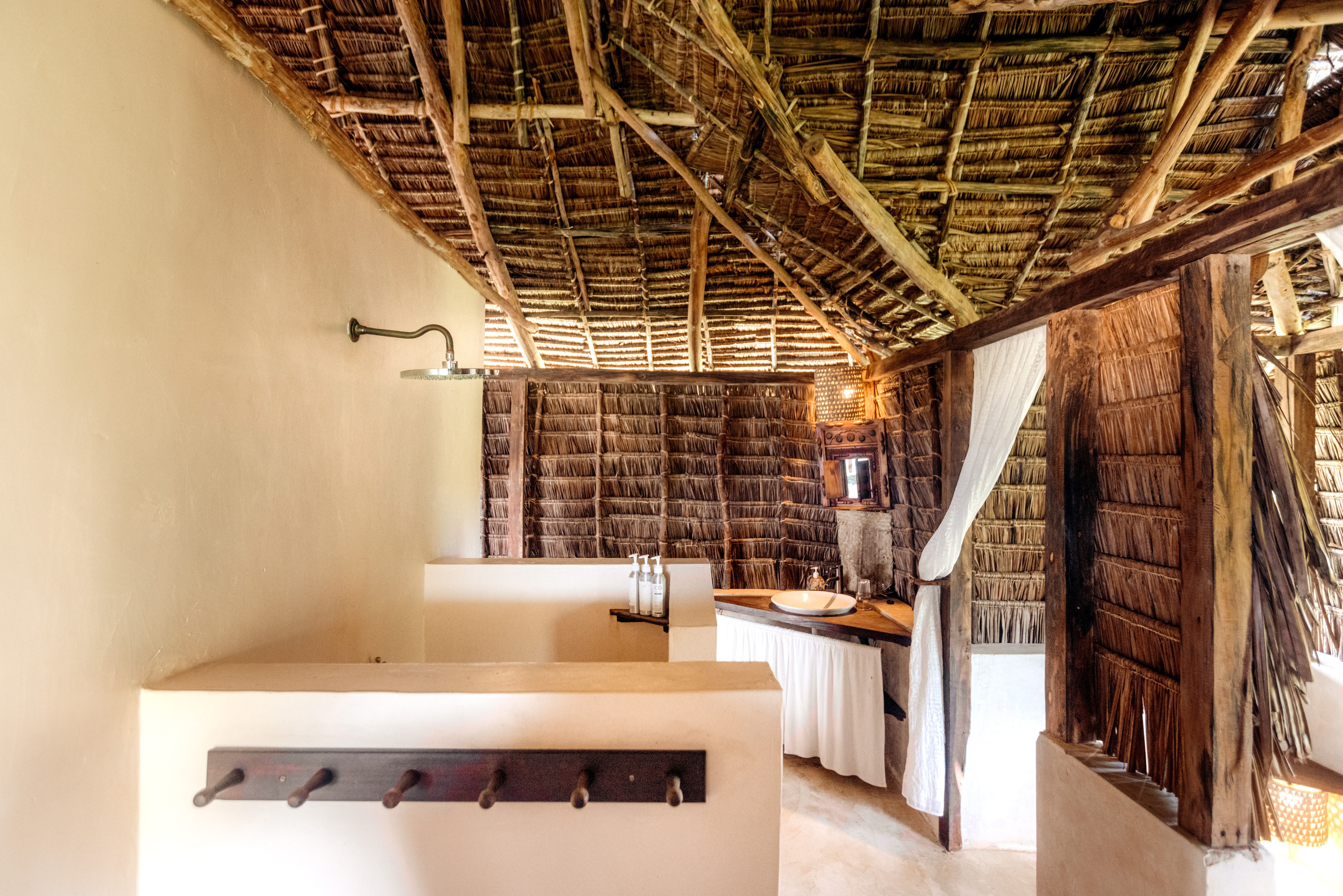 Moana cabana · twin room
